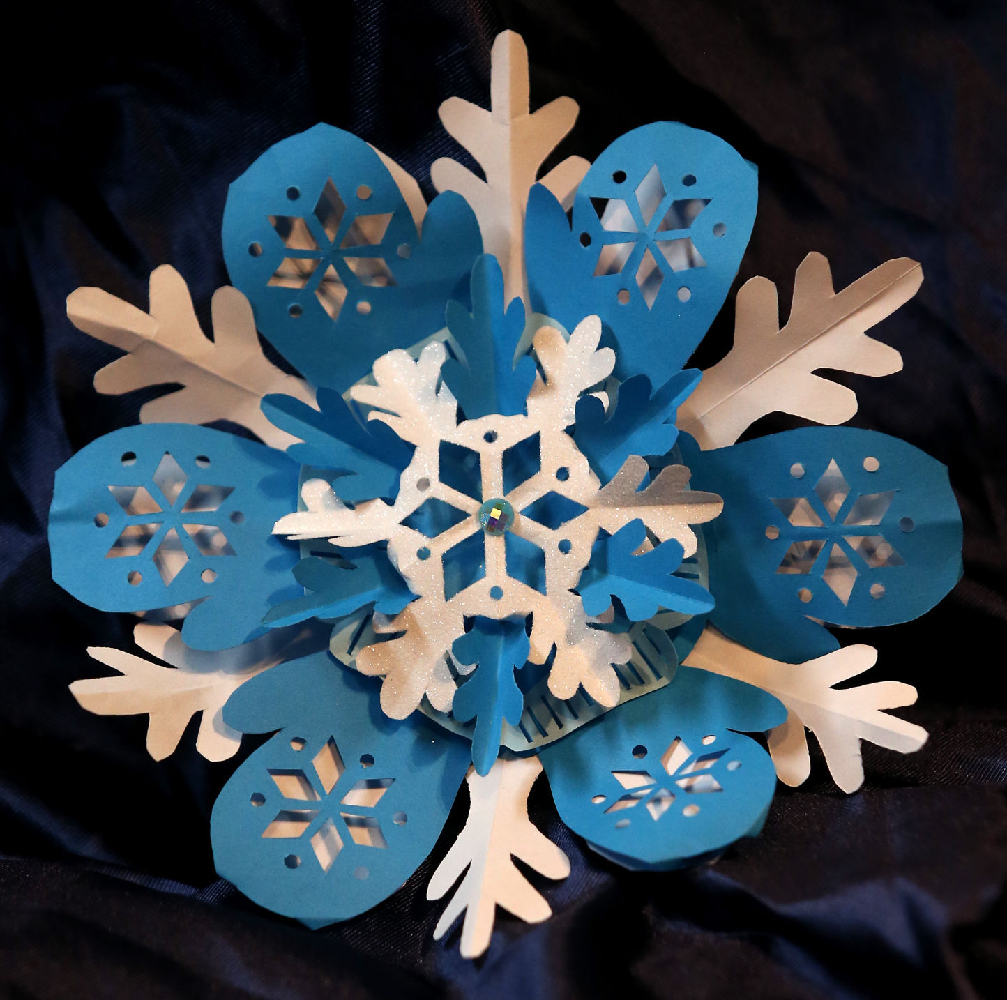 121217-snowflake-man-011